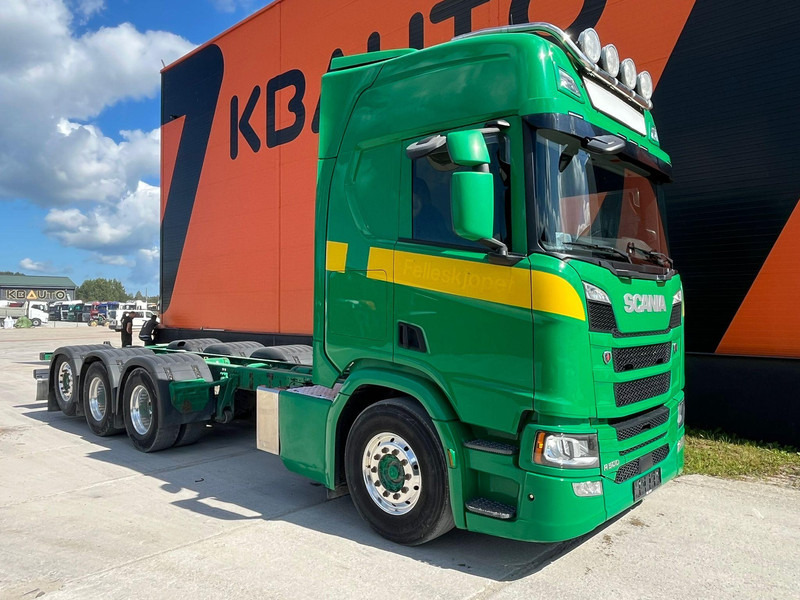 Scania R500 8x4*4 9 TON FRONT AXLE / PTO / RETARDER / CHASSIS L=7420 mm - Camión chasis: foto 4 Scania R500 8x4*4 9 TON FRONT AXLE / PTO / RETARDER / CHASSIS L=7420 mm - Camión chasis: foto 4
