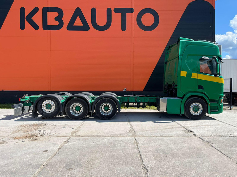 Scania R500 8x4*4 9 TON FRONT AXLE / PTO / RETARDER / CHASSIS L=7420 mm - Camión chasis: foto 5 Scania R500 8x4*4 9 TON FRONT AXLE / PTO / RETARDER / CHASSIS L=7420 mm - Camión chasis: foto 5