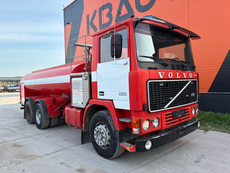 Volvo F 10 6x2 Ruberg / 2700 l/min / tanks 9000 I + 1000 l - Camión de bomberos: foto 4 Volvo F 10 6x2 Ruberg / 2700 l/min / tanks 9000 I + 1000 l - Camión de bomberos: foto 4