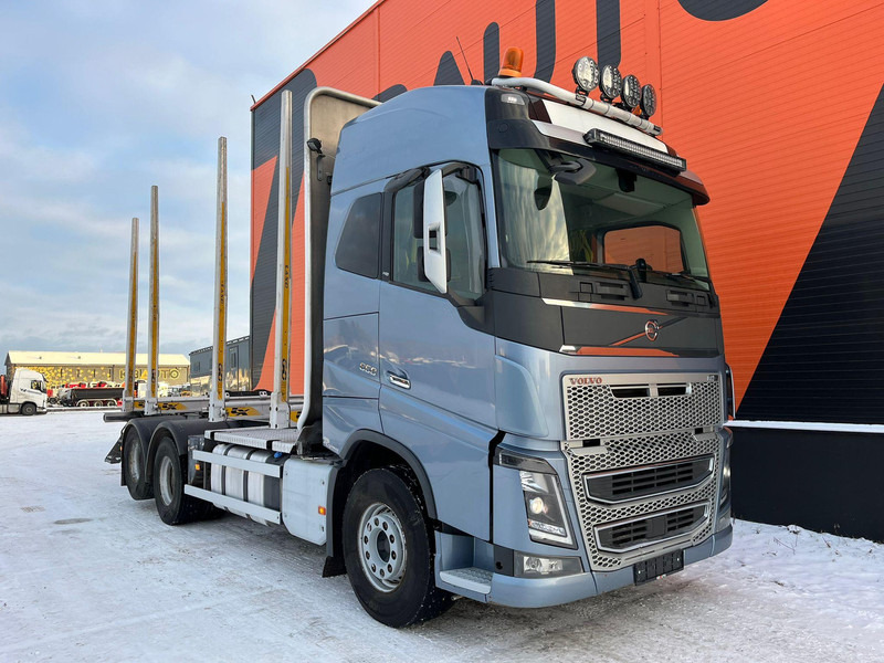 Volvo FH 16 650 6x4 TANDEM AXLE LIFT - Camión forestal, Camión grúa: foto 4 Volvo FH 16 650 6x4 TANDEM AXLE LIFT - Camión forestal, Camión grúa: foto 4