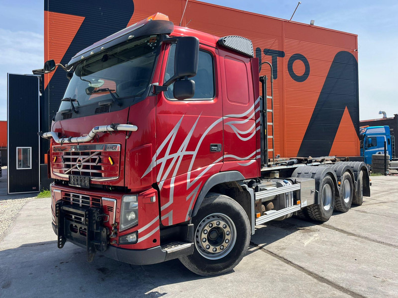 Volvo FH 16 700 8x4*4 HIAB XR 24 ton / L=5800 mm - Camión multibasculante: foto 2 Volvo FH 16 700 8x4*4 HIAB XR 24 ton / L=5800 mm - Camión multibasculante: foto 2