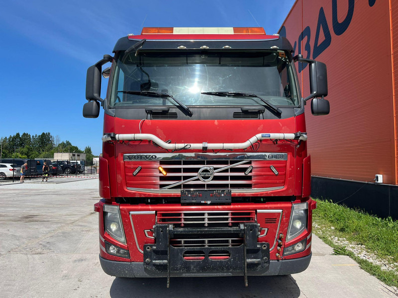 Volvo FH 16 700 8x4*4 HIAB XR 24 ton / L=5800 mm - Camión multibasculante: foto 3 Volvo FH 16 700 8x4*4 HIAB XR 24 ton / L=5800 mm - Camión multibasculante: foto 3