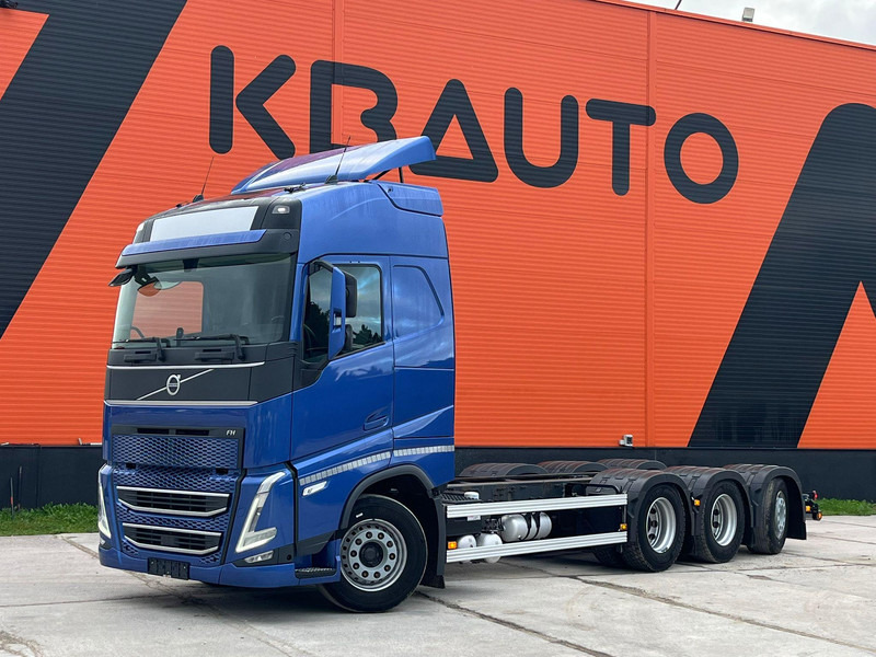Volvo FH 500 8x4*4 GLOBE XL / RETARDER / CHASSIS L=7589 mm - Camión chasis: foto 1 Volvo FH 500 8x4*4 GLOBE XL / RETARDER / CHASSIS L=7589 mm - Camión chasis: foto 1