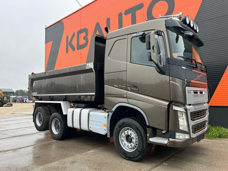 Volvo FH 540 6x4 RETARDER / TANDEM AXLE LIFT / BIG AXLES / BOX L=4487 mm - Camión volquete: foto 4 Volvo FH 540 6x4 RETARDER / TANDEM AXLE LIFT / BIG AXLES / BOX L=4487 mm - Camión volquete: foto 4