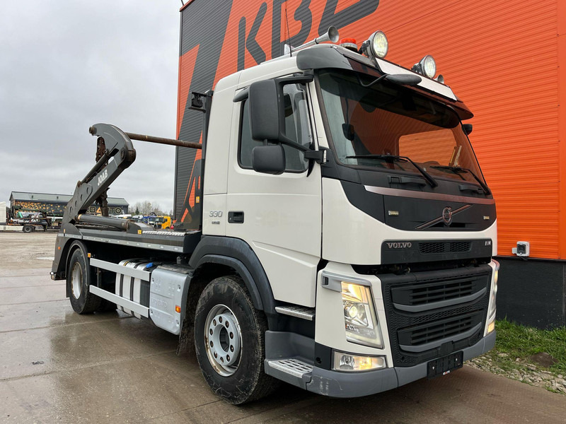 Volvo FM 330 4x2 JOAB VL 14 U - Camión portacontenedor de cadenas: foto 4 Volvo FM 330 4x2 JOAB VL 14 U - Camión portacontenedor de cadenas: foto 4