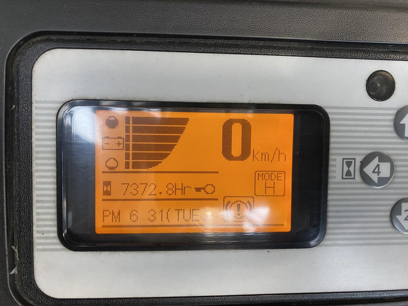 Carretilla elevadora eléctrica UniCarriers 1Q1L25Q: foto 6 Carretilla elevadora eléctrica UniCarriers 1Q1L25Q: foto 6