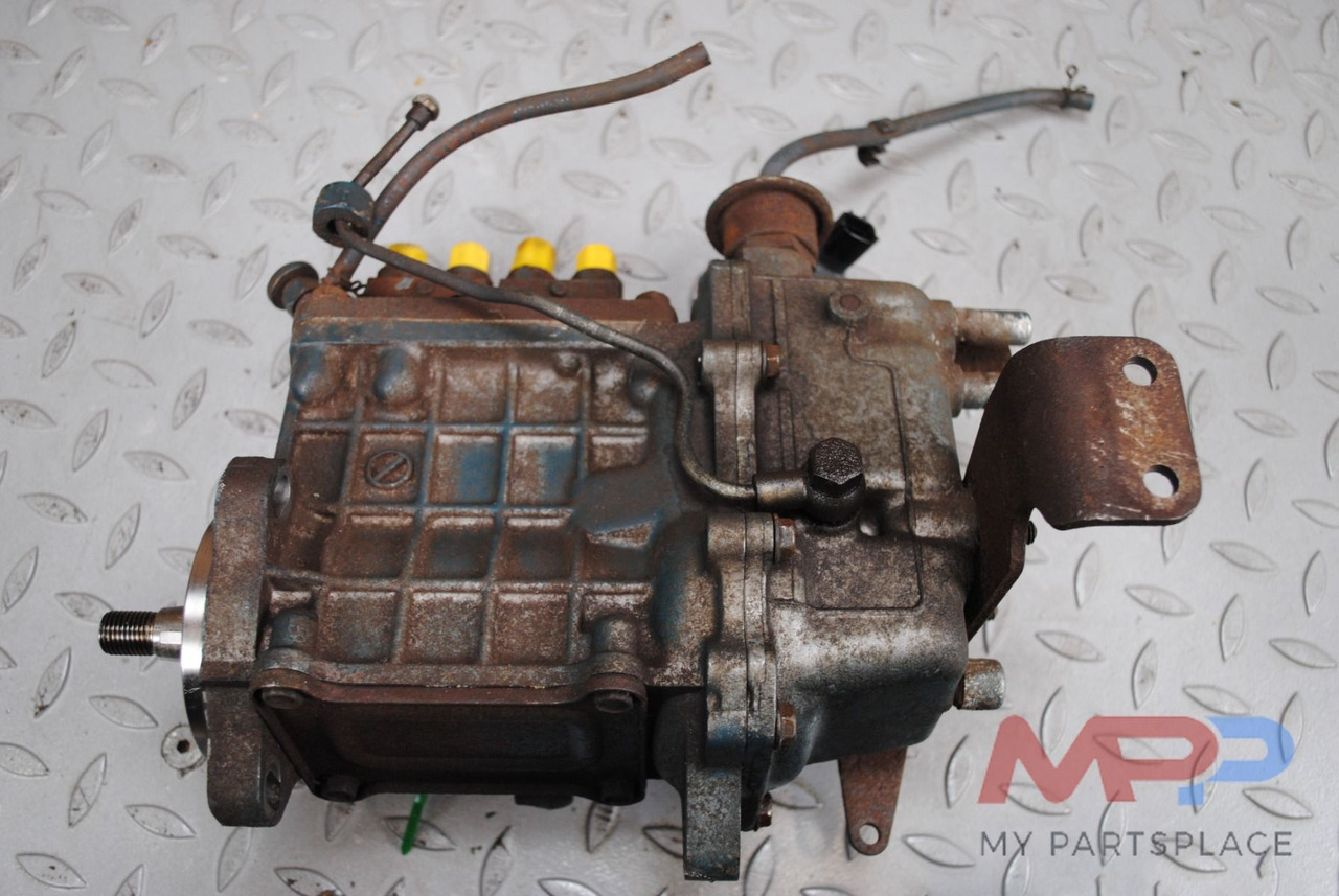 Injectiepomp Kubota V3800, V3800-T, V3300 en V3600 - Bomba de combustible: foto 1 Injectiepomp Kubota V3800, V3800-T, V3300 en V3600 - Bomba de combustible: foto 1