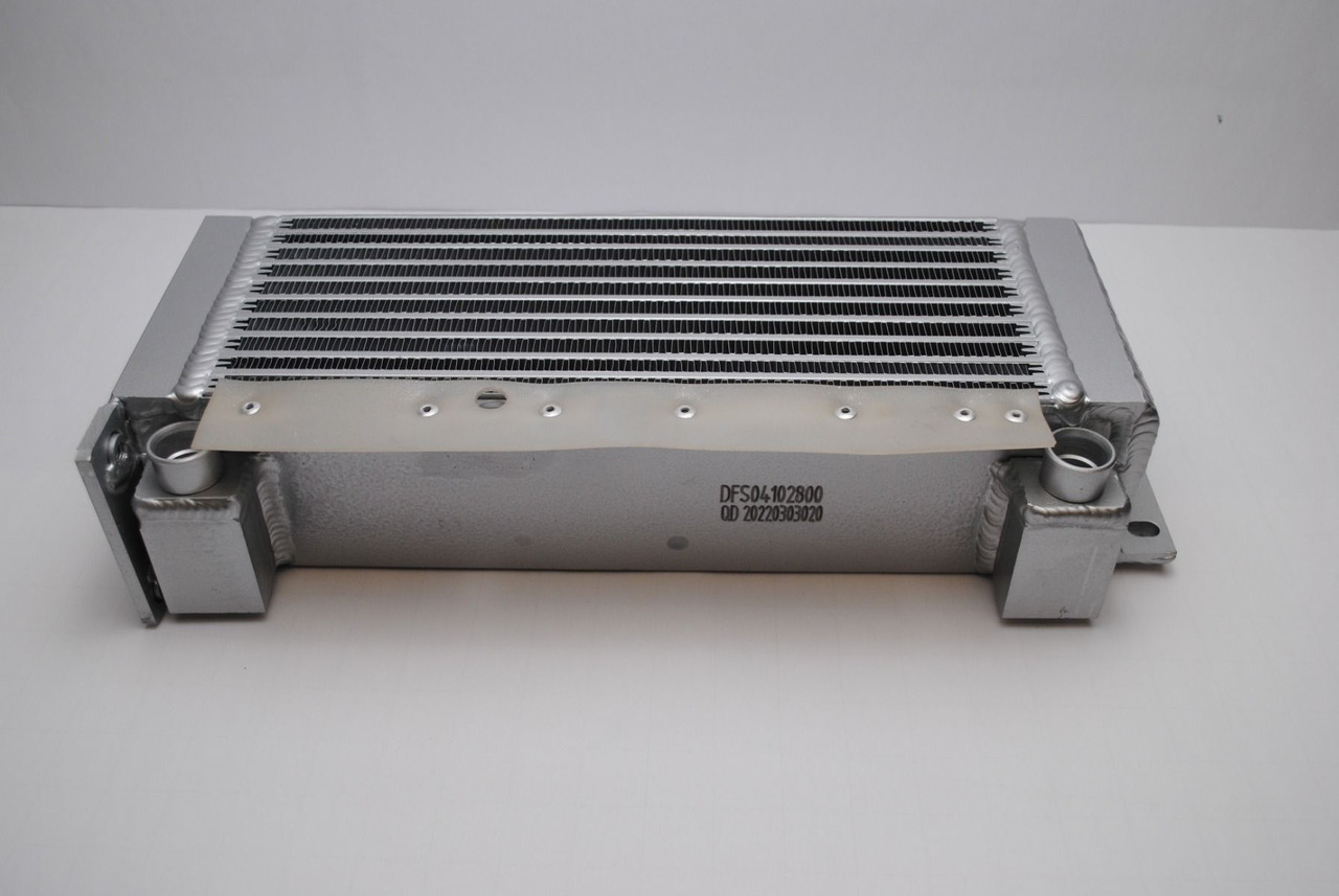 Enfriador de aceite para Maquinaria de construcción nuevo Oliekoeler 04102800 / 04281090 voor Deutz BF4L2011, D2011 L04 I, TD2011: foto 6 Enfriador de aceite para Maquinaria de construcción nuevo Oliekoeler 04102800 / 04281090 voor Deutz BF4L2011, D2011 L04 I, TD2011: foto 6