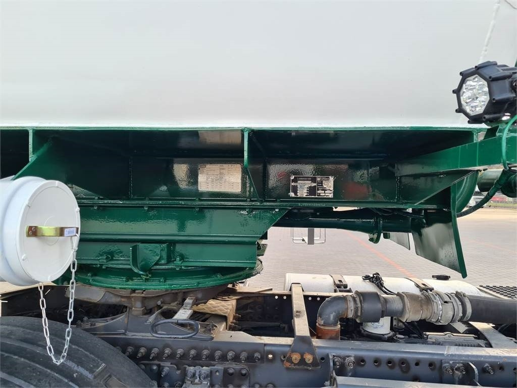 Semirremolque cisterna Lambrecht with suction WELGRO fodder, flour, wheat: foto 13
