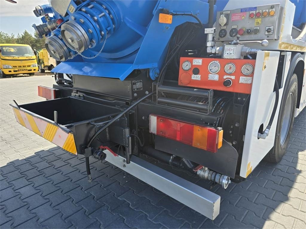 Limpieza de alcantarillado Renault 4x2 WUKO RIVARD for collecting liquid waste: foto 18