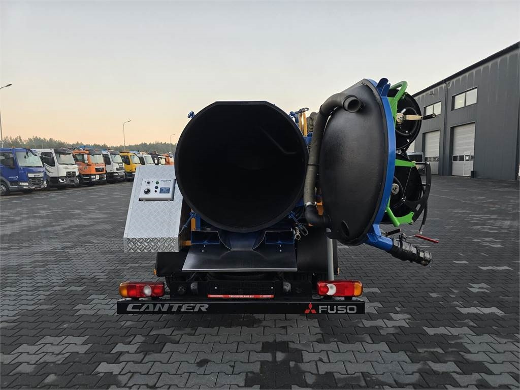 Vehículo municipal Mitsubishi ROM KOKS SMART COMBI WUKO HOT WATER FOR CLEANING S: foto 18 Vehículo municipal Mitsubishi ROM KOKS SMART COMBI WUKO HOT WATER FOR CLEANING S: foto 18