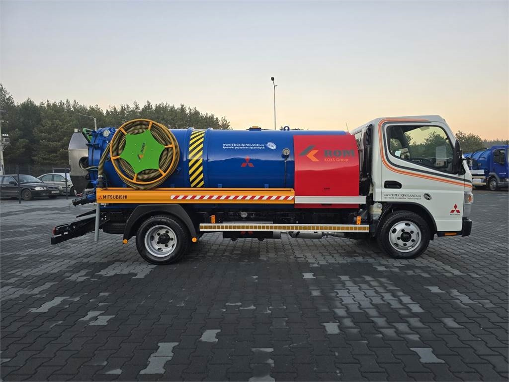 Vehículo municipal Mitsubishi ROM KOKS SMART COMBI WUKO HOT WATER FOR CLEANING S: foto 7 Vehículo municipal Mitsubishi ROM KOKS SMART COMBI WUKO HOT WATER FOR CLEANING S: foto 7