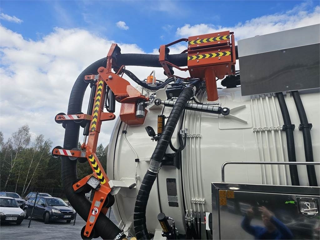 Leasing para Volvo WUKO ADR ROLBA FOR CLEANING CHANNELS COMBI  Volvo WUKO ADR ROLBA FOR CLEANING CHANNELS COMBI: foto 18