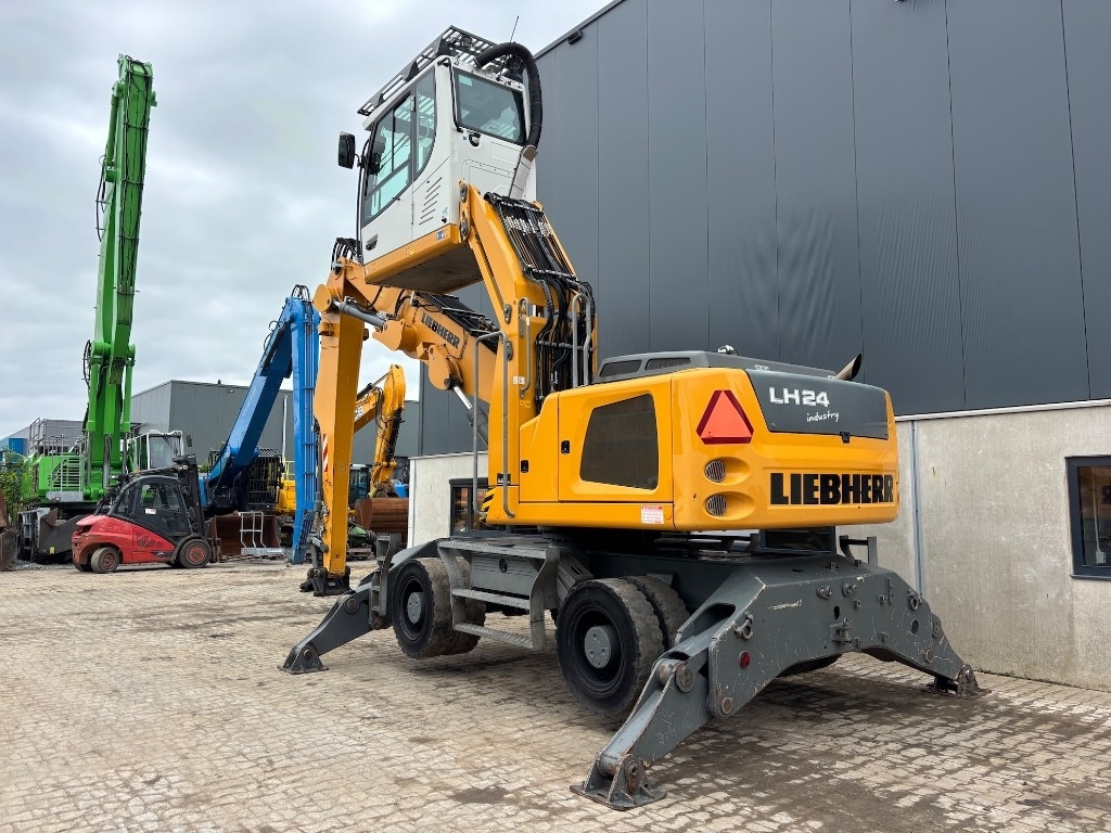 Liebherr LH 24 M - LH 24 - LH 22 / LH 26 - Manipulador de materiales: foto 3 Liebherr LH 24 M - LH 24 - LH 22 / LH 26 - Manipulador de materiales: foto 3