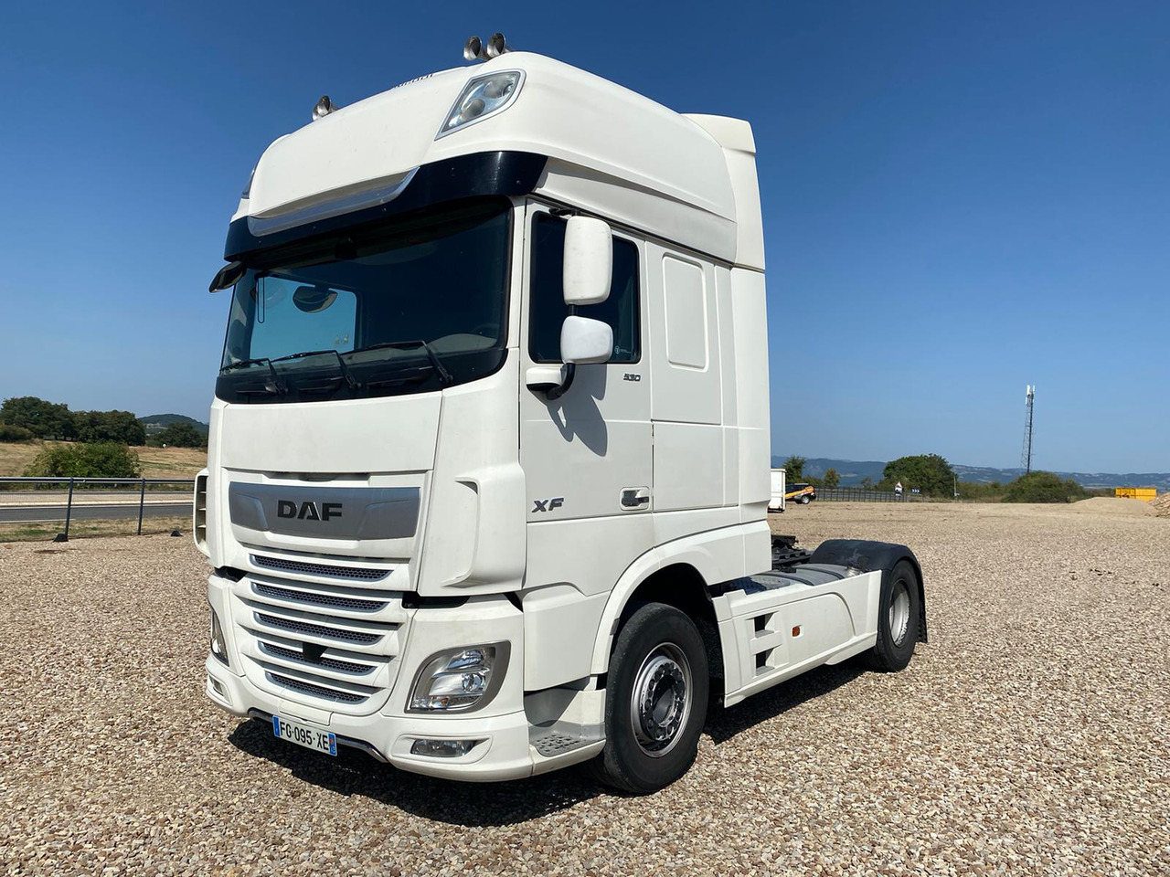 DAF XF530 Super Space Cab - Cabeza tractora: foto 1 DAF XF530 Super Space Cab - Cabeza tractora: foto 1