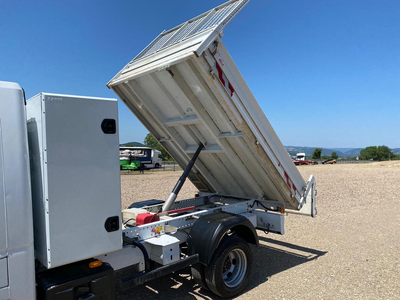 RENAULT Master III 2.3 DCI 165 ENERGY GRAND CONFORT BENNE+COFFRE - Furgoneta basculante: foto 5 RENAULT Master III 2.3 DCI 165 ENERGY GRAND CONFORT BENNE+COFFRE - Furgoneta basculante: foto 5