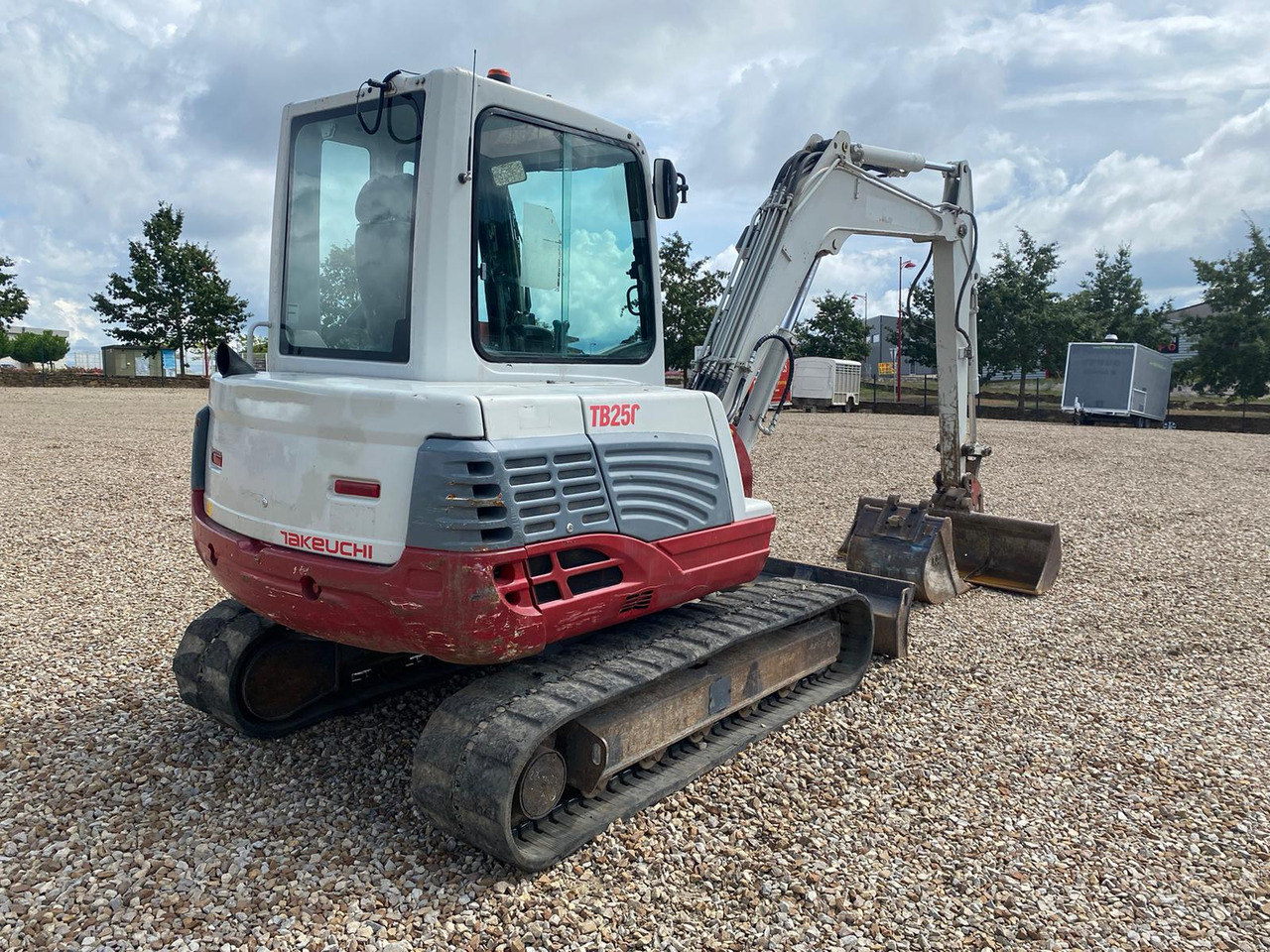 TAKEUCHI TB 250 - Excavadora de cadenas: foto 3 TAKEUCHI TB 250 - Excavadora de cadenas: foto 3