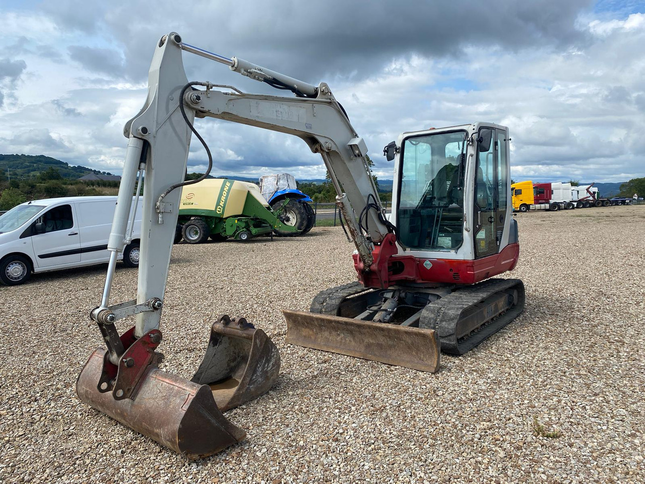 TAKEUCHI TB 250 - Excavadora de cadenas: foto 1 TAKEUCHI TB 250 - Excavadora de cadenas: foto 1