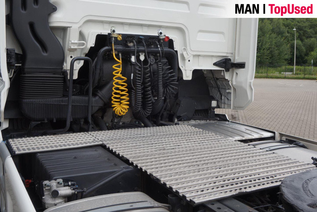 MAN TGX 18.480 4x2 BL SA / OptiView / 2 Tanks / LED - Cabeza tractora: foto 3 MAN TGX 18.480 4x2 BL SA / OptiView / 2 Tanks / LED - Cabeza tractora: foto 3