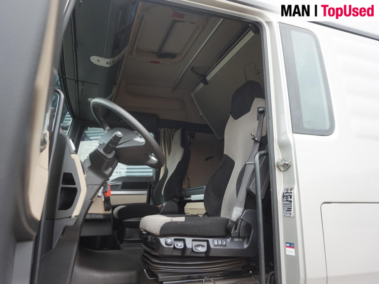 MAN TGX 26.470 6X2/4 BLS - Cabeza tractora: foto 2 MAN TGX 26.470 6X2/4 BLS - Cabeza tractora: foto 2