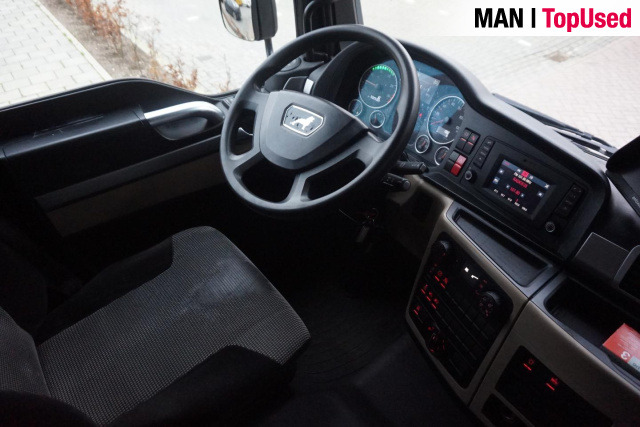 Foto del interior 3: Camión lona MAN TGM 15.290 4X2 BL / Schuifzeil / Ondervouwklep