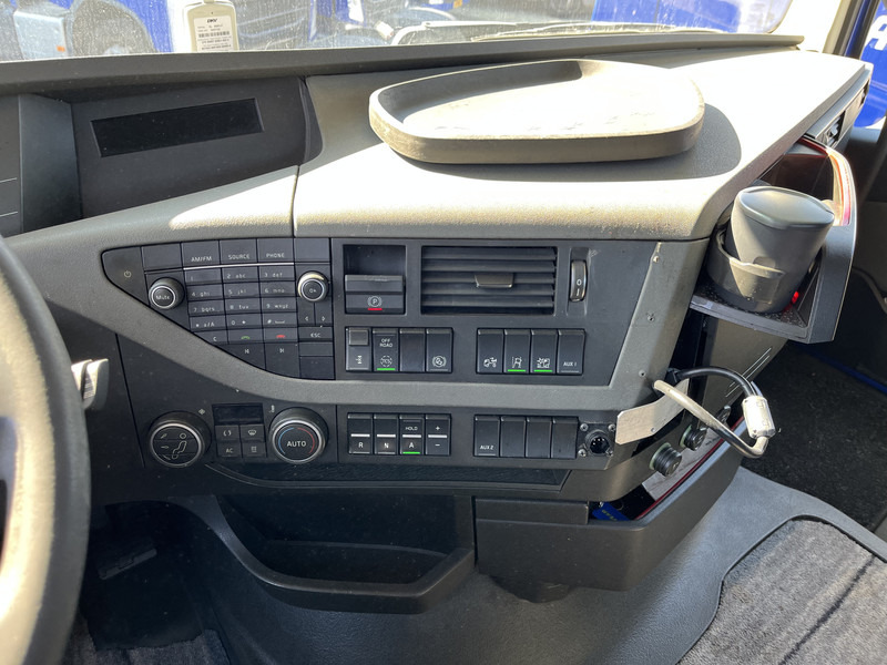Volvo FH 420 Globetrotter / 919 dkm / 2 Tanks / VEB+ / APK TUV 07-25 - Cabeza tractora: foto 5 Volvo FH 420 Globetrotter / 919 dkm / 2 Tanks / VEB+ / APK TUV 07-25 - Cabeza tractora: foto 5