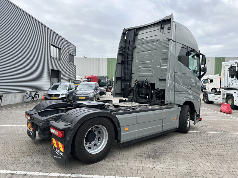 Volvo FH 500 Globetrotter XL / 253 dkm / VEB+ / 2 Tanks / APK TUV 07-26 - Cabeza tractora: foto 2 Volvo FH 500 Globetrotter XL / 253 dkm / VEB+ / 2 Tanks / APK TUV 07-26 - Cabeza tractora: foto 2