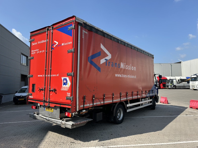 DAF LF 210 FA / 12 Ton / 361 dkm / Curtainside / Loadlift / NL Truck - Camión lona: foto 2 DAF LF 210 FA / 12 Ton / 361 dkm / Curtainside / Loadlift / NL Truck - Camión lona: foto 2