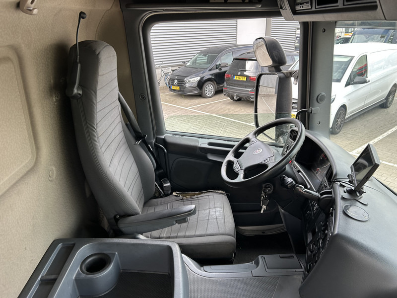 Scania P 320 / 18 ton / 545 dkm / Box 8 mtr / Loadlift / APK TUV 08-25 - Camión caja cerrada: foto 3 Scania P 320 / 18 ton / 545 dkm / Box 8 mtr / Loadlift / APK TUV 08-25 - Camión caja cerrada: foto 3