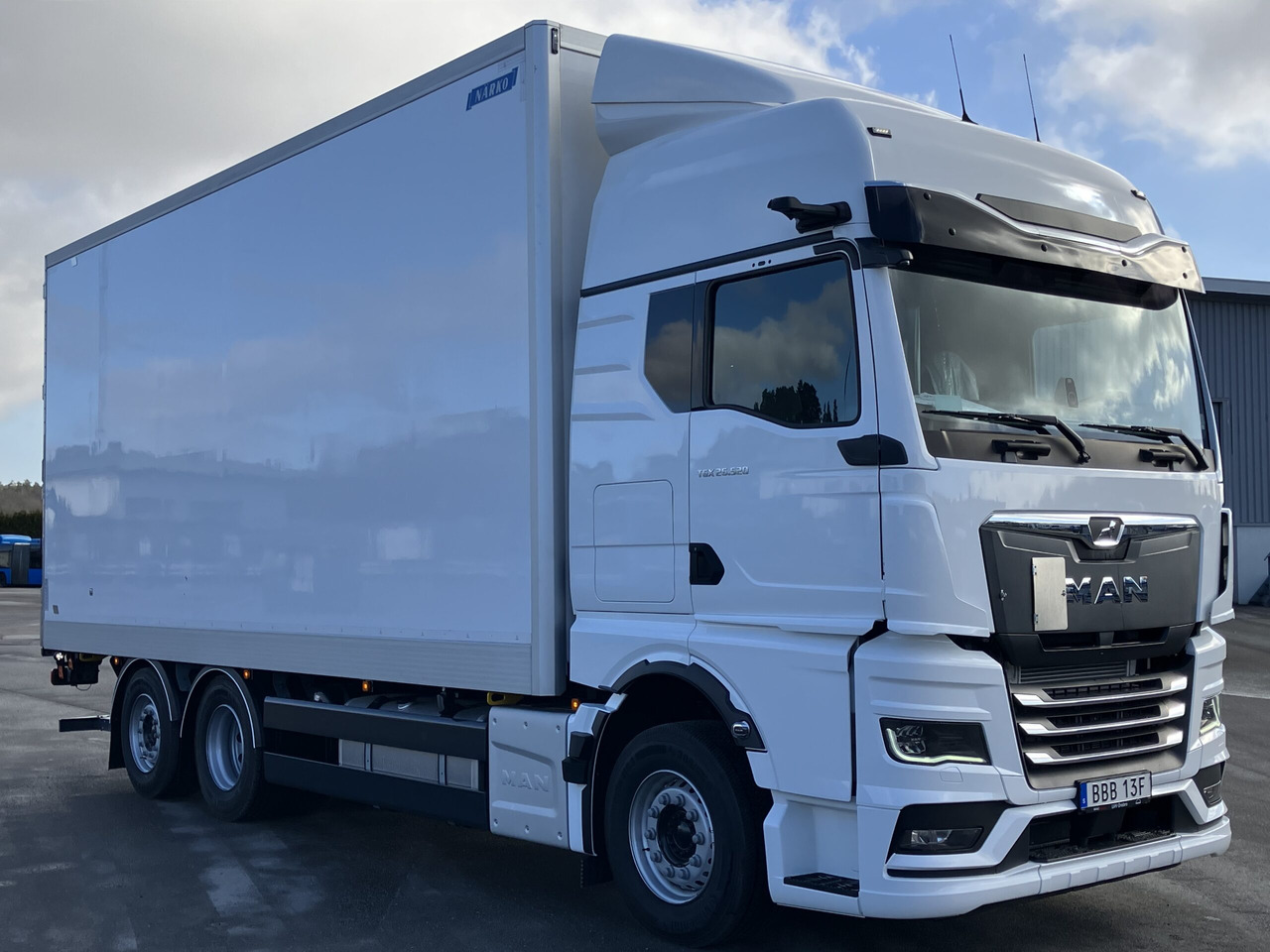 MAN TGX 26.520 6×2-4 fjärrbil Närko - Camión caja cerrada: foto 2 MAN TGX 26.520 6×2-4 fjärrbil Närko - Camión caja cerrada: foto 2