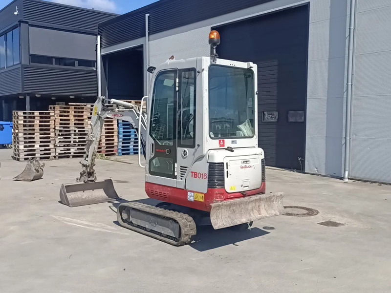 Takeuchi TB016 - Miniexcavadora: foto 4 Takeuchi TB016 - Miniexcavadora: foto 4