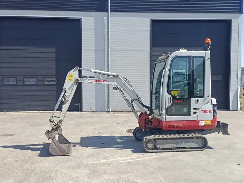 Takeuchi TB016 - Miniexcavadora: foto 1 Takeuchi TB016 - Miniexcavadora: foto 1