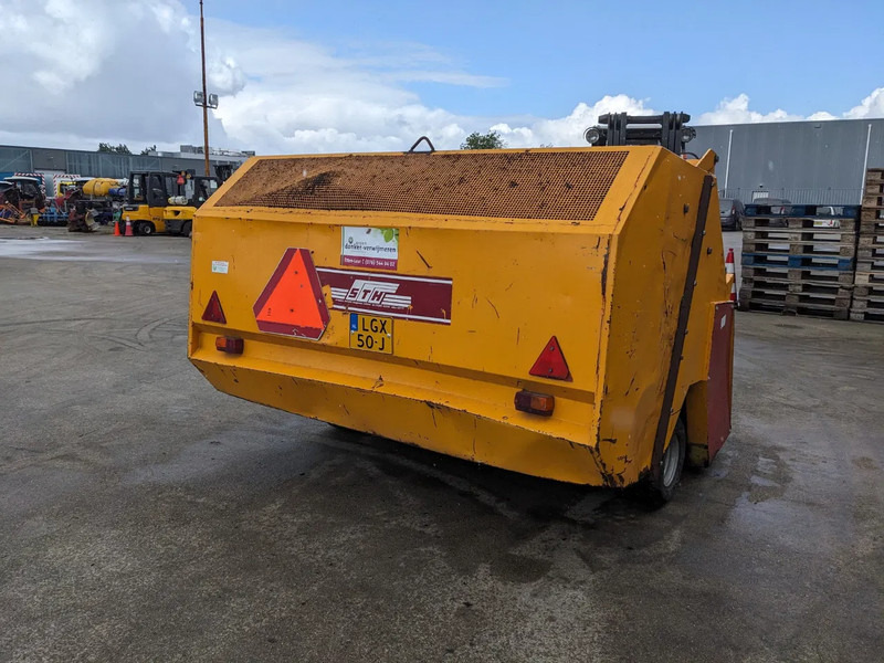 Vehículo municipal STH T1800: foto 1