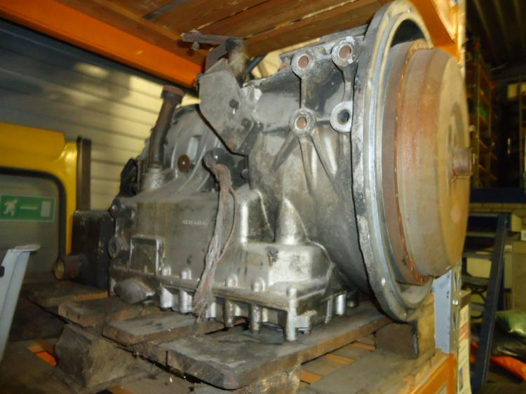 ZF 4HP500 automaatbak uit een DAF Den Oudsten MB200 - Caja de cambios: foto 1 ZF 4HP500 automaatbak uit een DAF Den Oudsten MB200 - Caja de cambios: foto 1