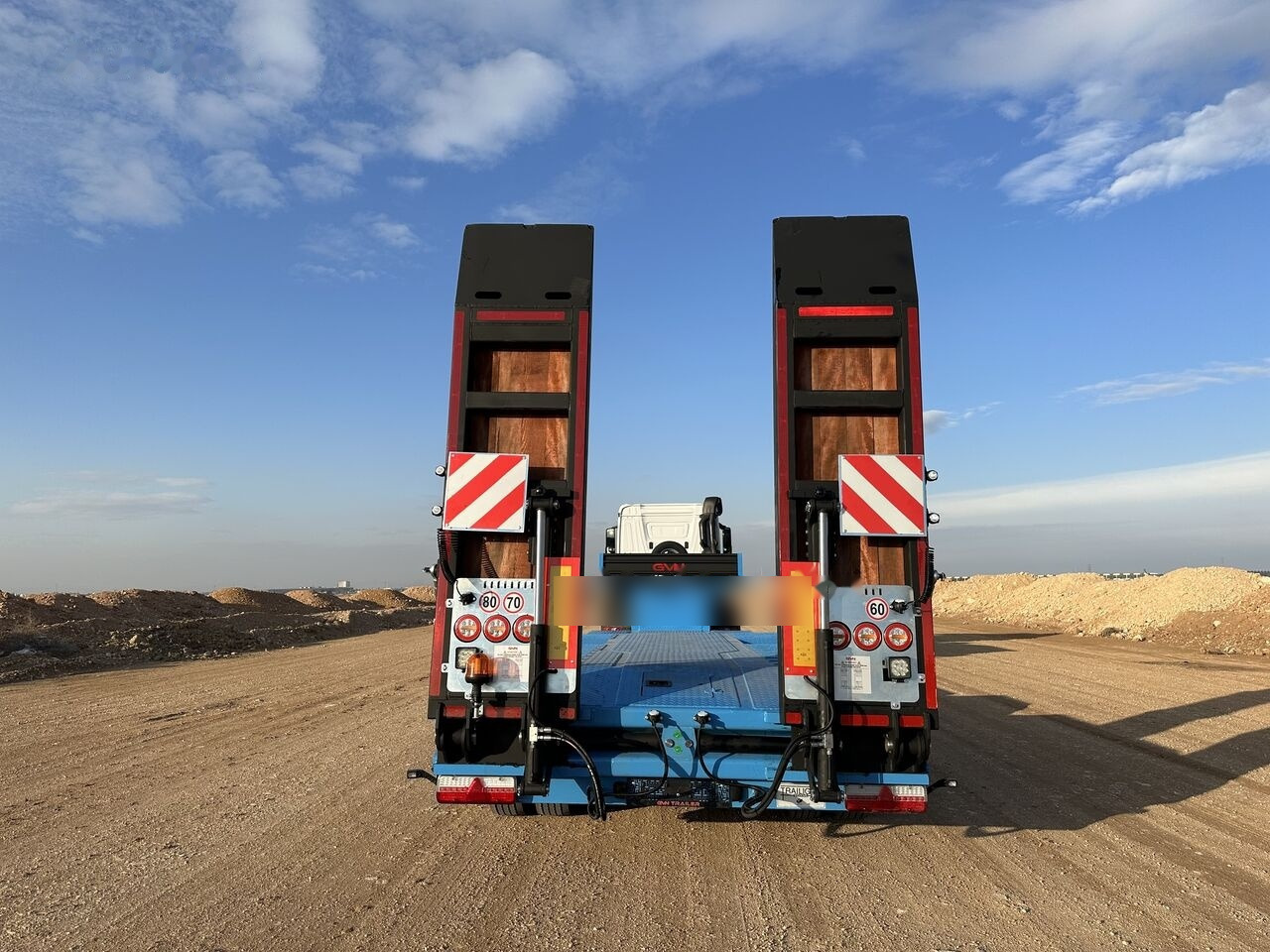 Semirremolque góndola rebajadas nuevo GVN Trailer 3 AXLE LOWBED WITH WHEEL RECESSES: foto 14 Semirremolque góndola rebajadas nuevo GVN Trailer 3 AXLE LOWBED WITH WHEEL RECESSES: foto 14