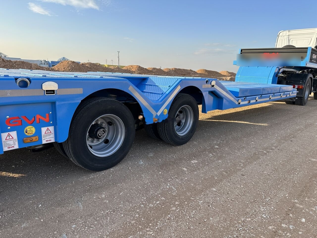 Semirremolque góndola rebajadas nuevo GVN Trailer 3 AXLE LOWBED WITH WHEEL RECESSES: foto 10 Semirremolque góndola rebajadas nuevo GVN Trailer 3 AXLE LOWBED WITH WHEEL RECESSES: foto 10
