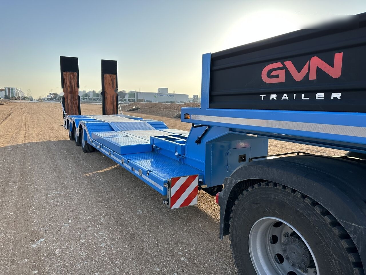 Semirremolque góndola rebajadas nuevo GVN Trailer 3 AXLE LOWBED WITH WHEEL RECESSES: foto 6 Semirremolque góndola rebajadas nuevo GVN Trailer 3 AXLE LOWBED WITH WHEEL RECESSES: foto 6