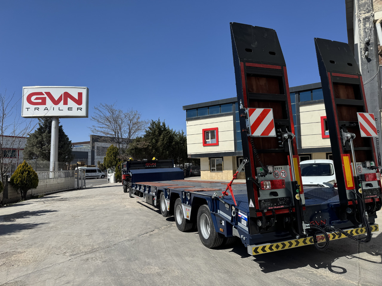 GVN Trailer 4 AXLE LOWBED - Semirremolque góndola rebajadas: foto 1 GVN Trailer 4 AXLE LOWBED - Semirremolque góndola rebajadas: foto 1