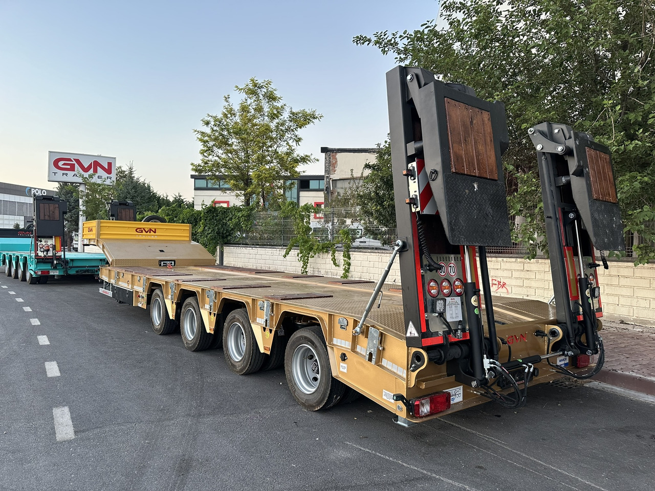 GVN Trailer 4 AXLE LOWBED - Semirremolque góndola rebajadas: foto 2 GVN Trailer 4 AXLE LOWBED - Semirremolque góndola rebajadas: foto 2