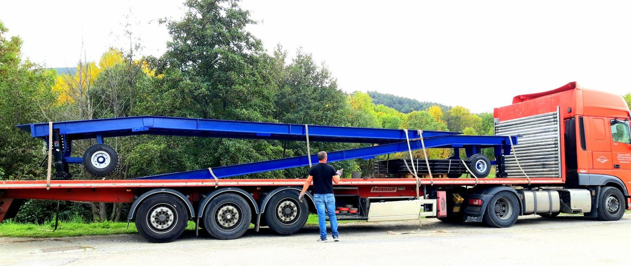 **RENTAL**Wide Mobile dock ramp, uncouplable AZ RAMP BIG FOOT LLO 20 T - Rampa de carga: foto 5 **RENTAL**Wide Mobile dock ramp, uncouplable AZ RAMP BIG FOOT LLO 20 T - Rampa de carga: foto 5
