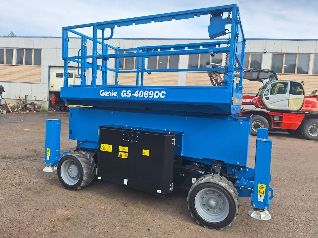 Genie GS-4069 DC muutto tarjous!! - Plataforma de tijeras: foto 5 Genie GS-4069 DC muutto tarjous!! - Plataforma de tijeras: foto 5