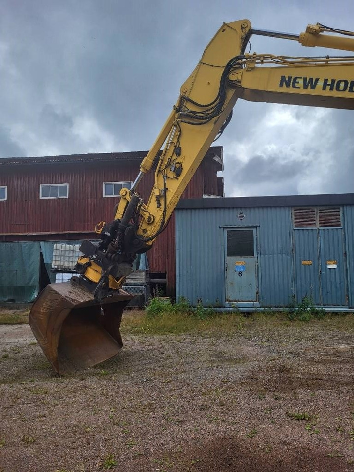 New Holland Kobelco E 235 B SR-2 - Excavadora de cadenas: foto 4 New Holland Kobelco E 235 B SR-2 - Excavadora de cadenas: foto 4