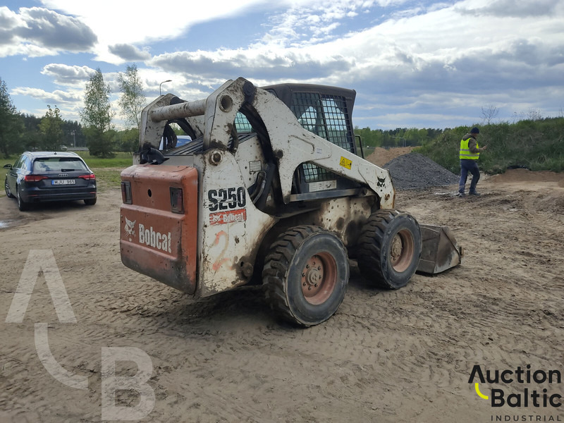 Bobcat S 250 - Minicargadora: foto 4 Bobcat S 250 - Minicargadora: foto 4