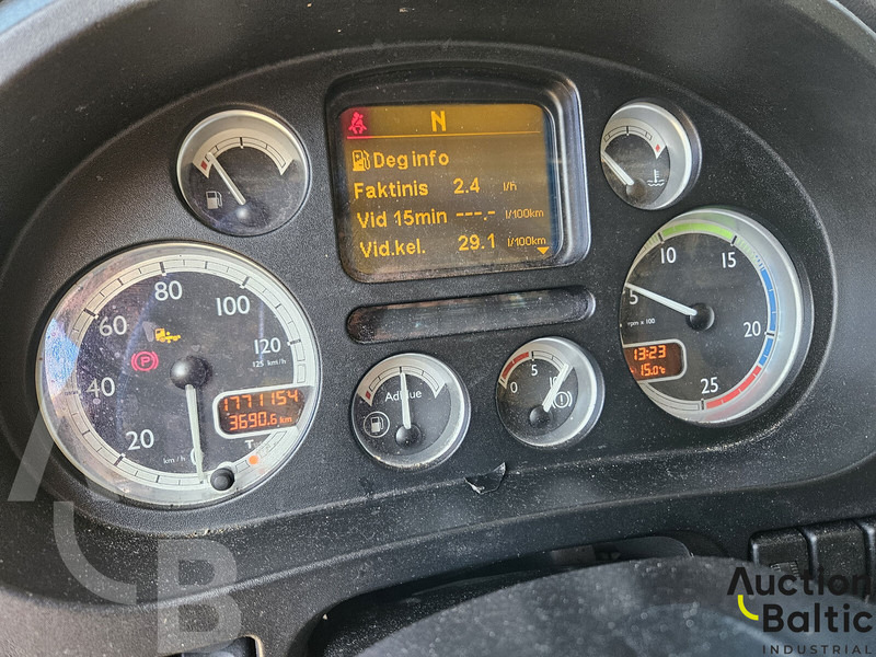 Cabeza tractora DAF XF105.460: foto 8