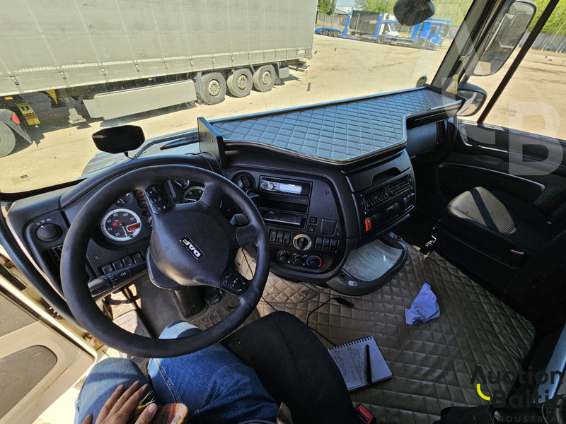 Cabeza tractora DAF XF105.460: foto 7
