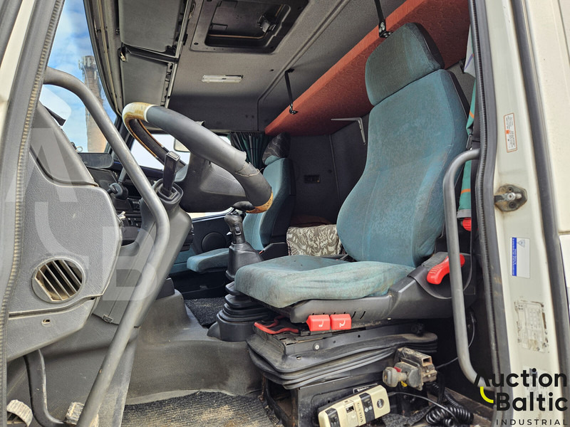 Volvo FH12 - Cabeza tractora: foto 5 Volvo FH12 - Cabeza tractora: foto 5