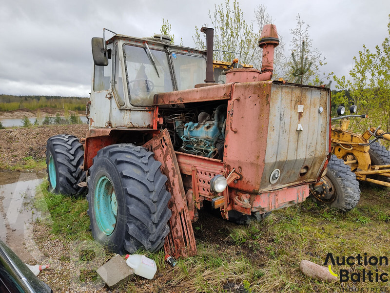 HTZ XTZ T-150K - Tractor: foto 2 HTZ XTZ T-150K - Tractor: foto 2