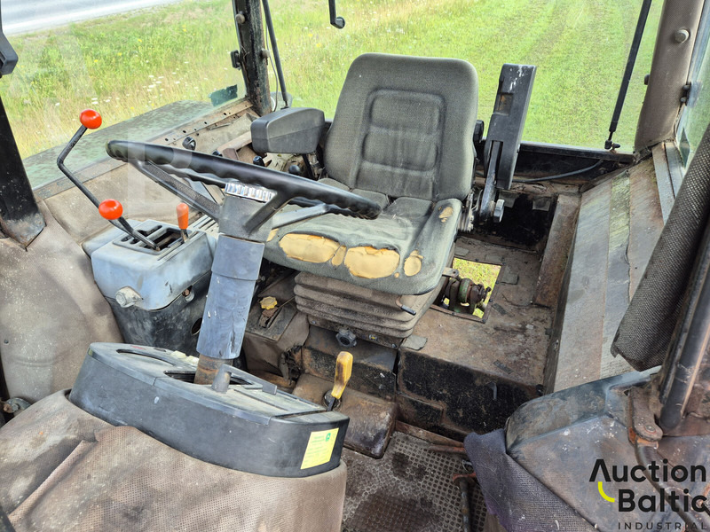John Deere MFWD - Tractor: foto 5 John Deere MFWD - Tractor: foto 5