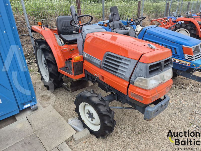 Kubota GL 240 - Tractor: foto 1 Kubota GL 240 - Tractor: foto 1