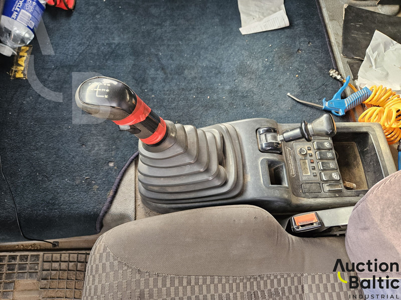 Camión volquete MAN 35.480: foto 13